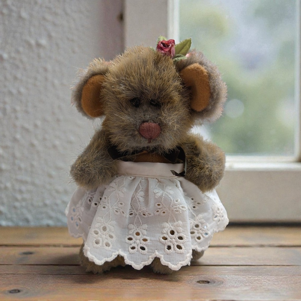Ganz cottage collectibles Mozzarella the mouse lacey apron stuffed animal cute